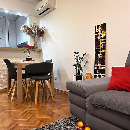 Mm Split Apartment - 5 Min By Car To The Beach & City Center - Free Public Parking 외부 사진