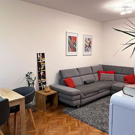 Mm Split Apartment - 5 Min By Car To The Beach & City Center - Free Public Parking 외부 사진