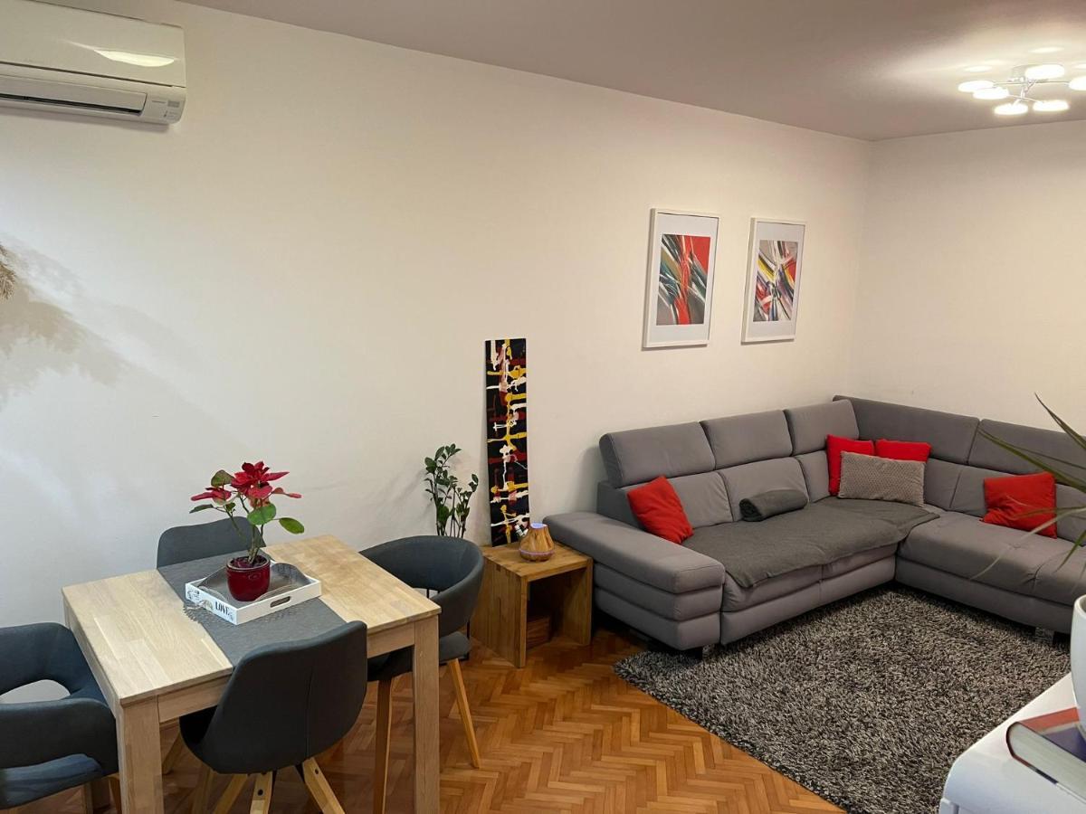 Mm Split Apartment - 5 Min By Car To The Beach & City Center - Free Public Parking 외부 사진