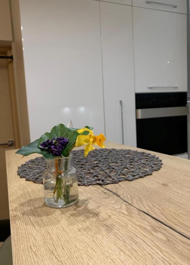 Mm Split Apartment - 5 Min By Car To The Beach & City Center - Free Public Parking 외부 사진