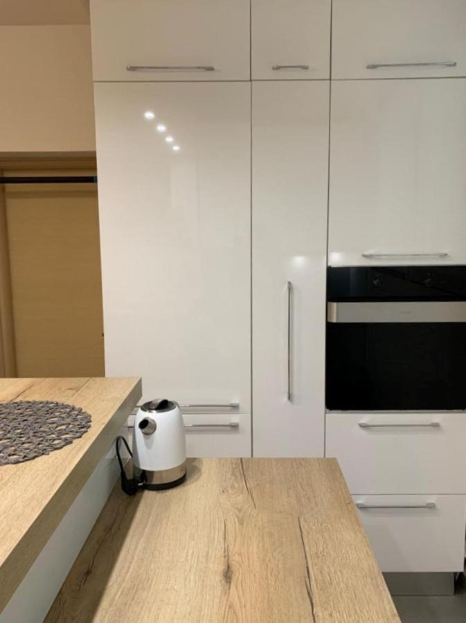 Mm Split Apartment - 5 Min By Car To The Beach & City Center - Free Public Parking 외부 사진