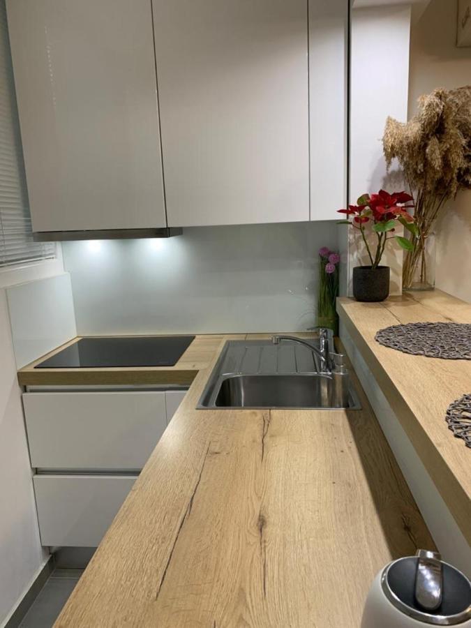 Mm Split Apartment - 5 Min By Car To The Beach & City Center - Free Public Parking 외부 사진