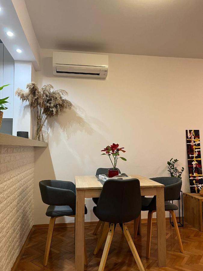 Mm Split Apartment - 5 Min By Car To The Beach & City Center - Free Public Parking 외부 사진